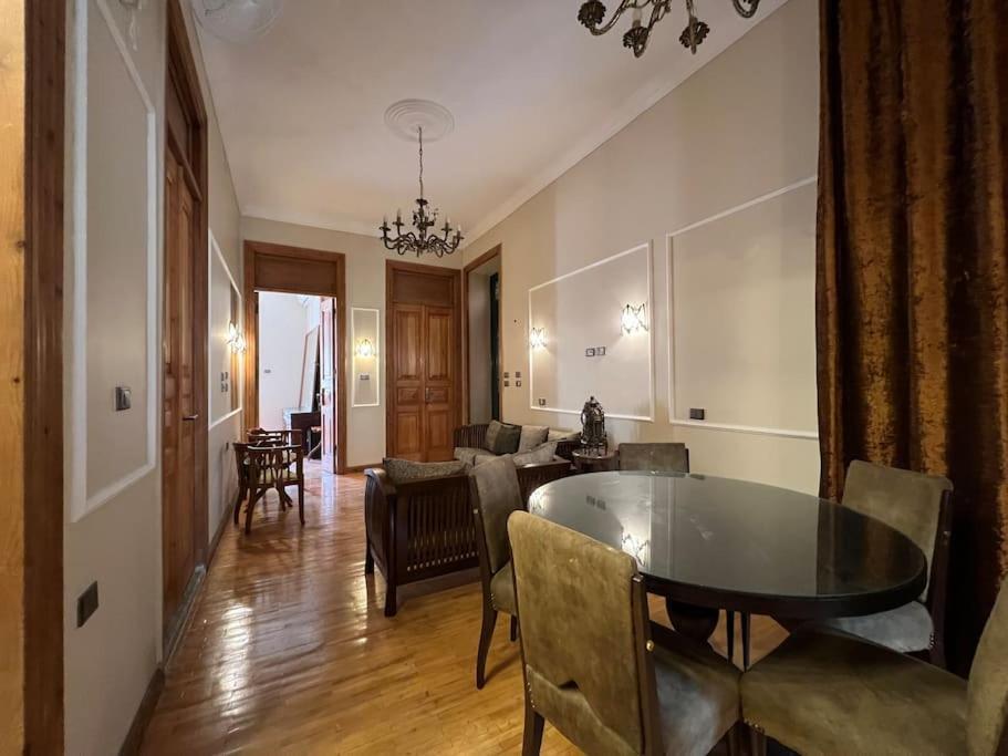 Authentic 3Br Apartment In Downtown, Kairo Exterior foto