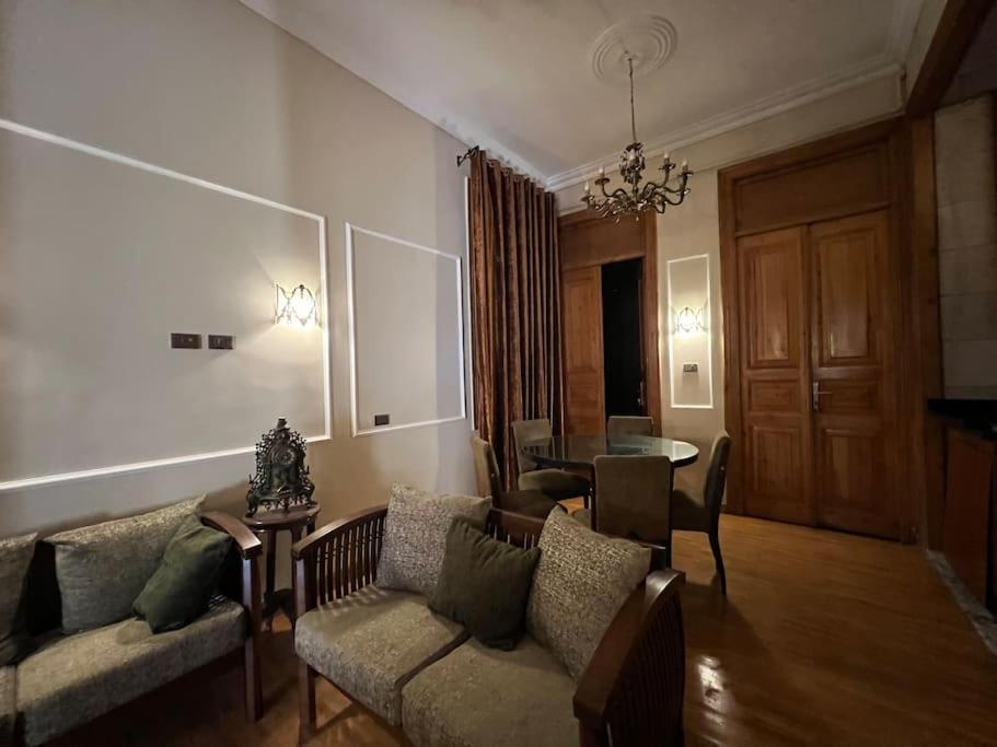 Authentic 3Br Apartment In Downtown, Kairo Exterior foto