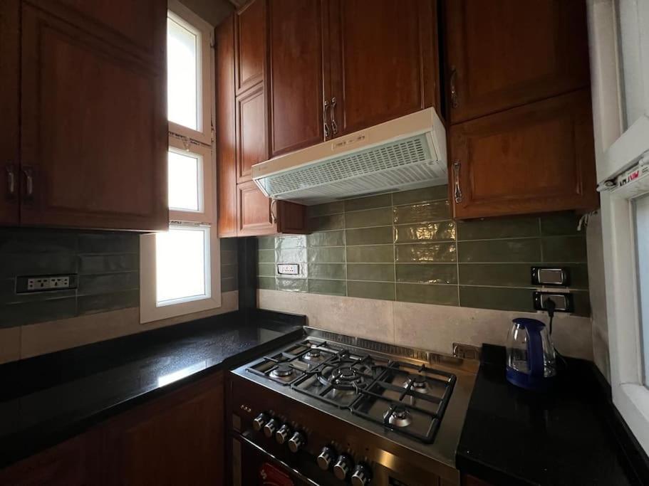 Authentic 3Br Apartment In Downtown, Kairo Exterior foto