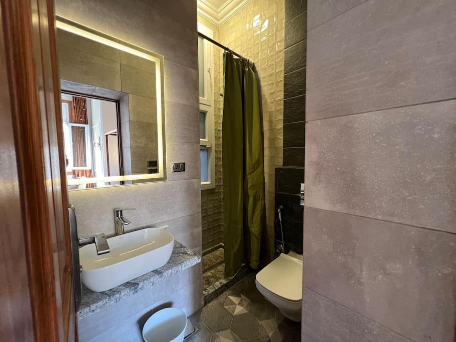 Authentic 3Br Apartment In Downtown, Kairo Exterior foto